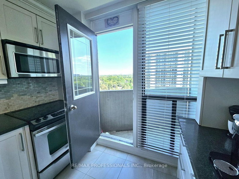 300 Mill Toronto,ON M9C 4W7 — Photo 15