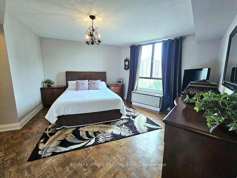 300 Mill Toronto,ON M9C 4W7 — Photo 17