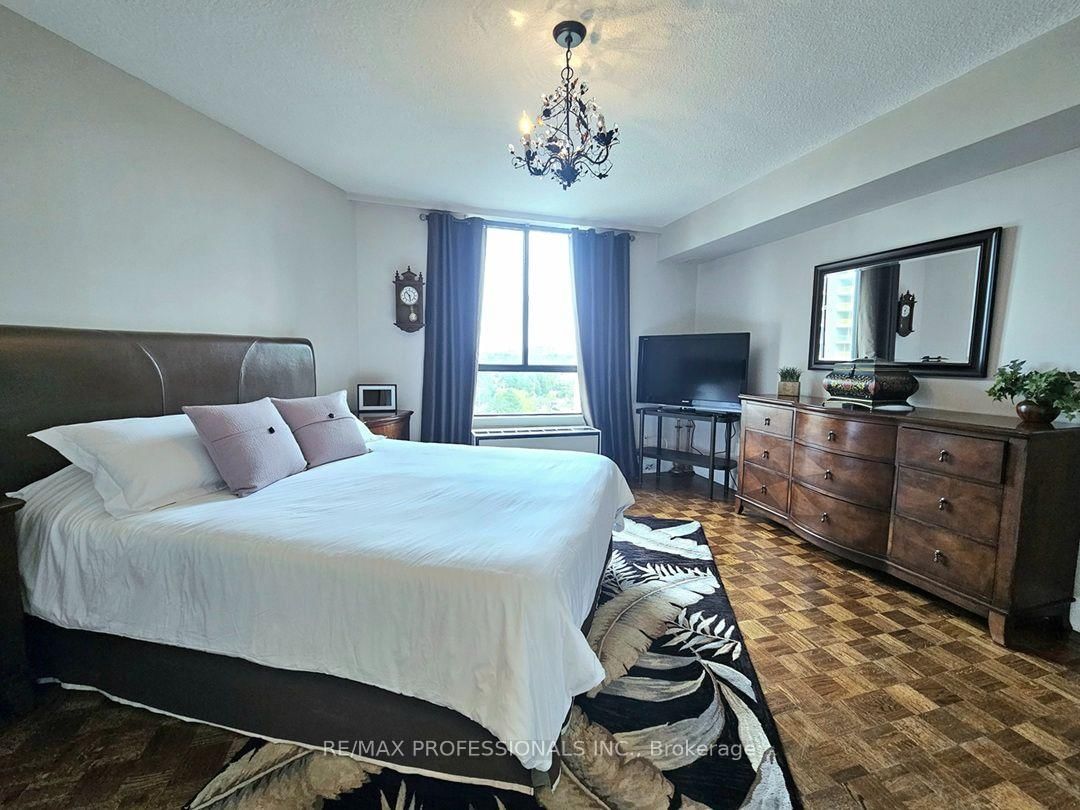 300 Mill Road • #E41 • Toronto, ON photo 18