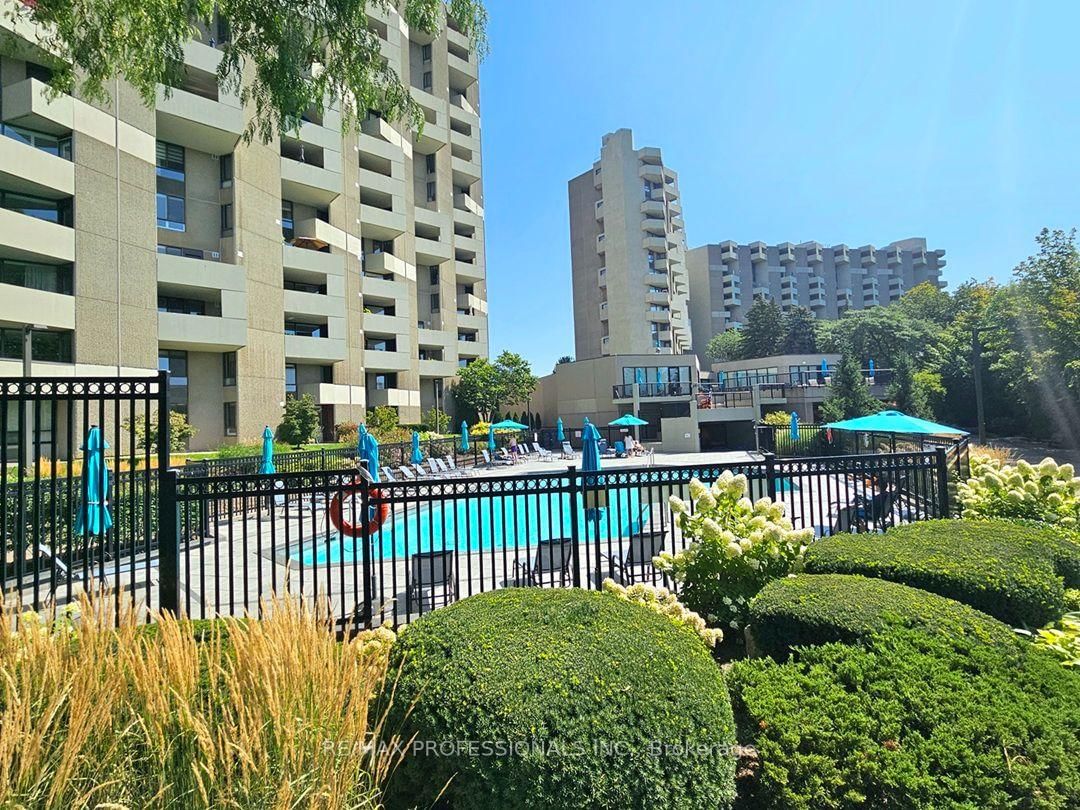 300 Mill Road • #E41 • Toronto, ON photo 43