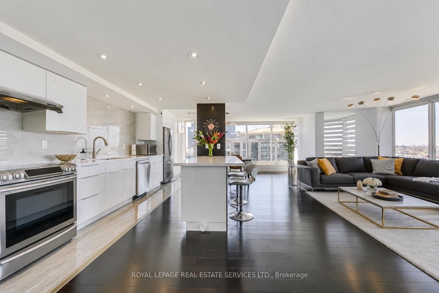 2045 Lake Shore Boulevard W • #1607 • Toronto, ON photo 2