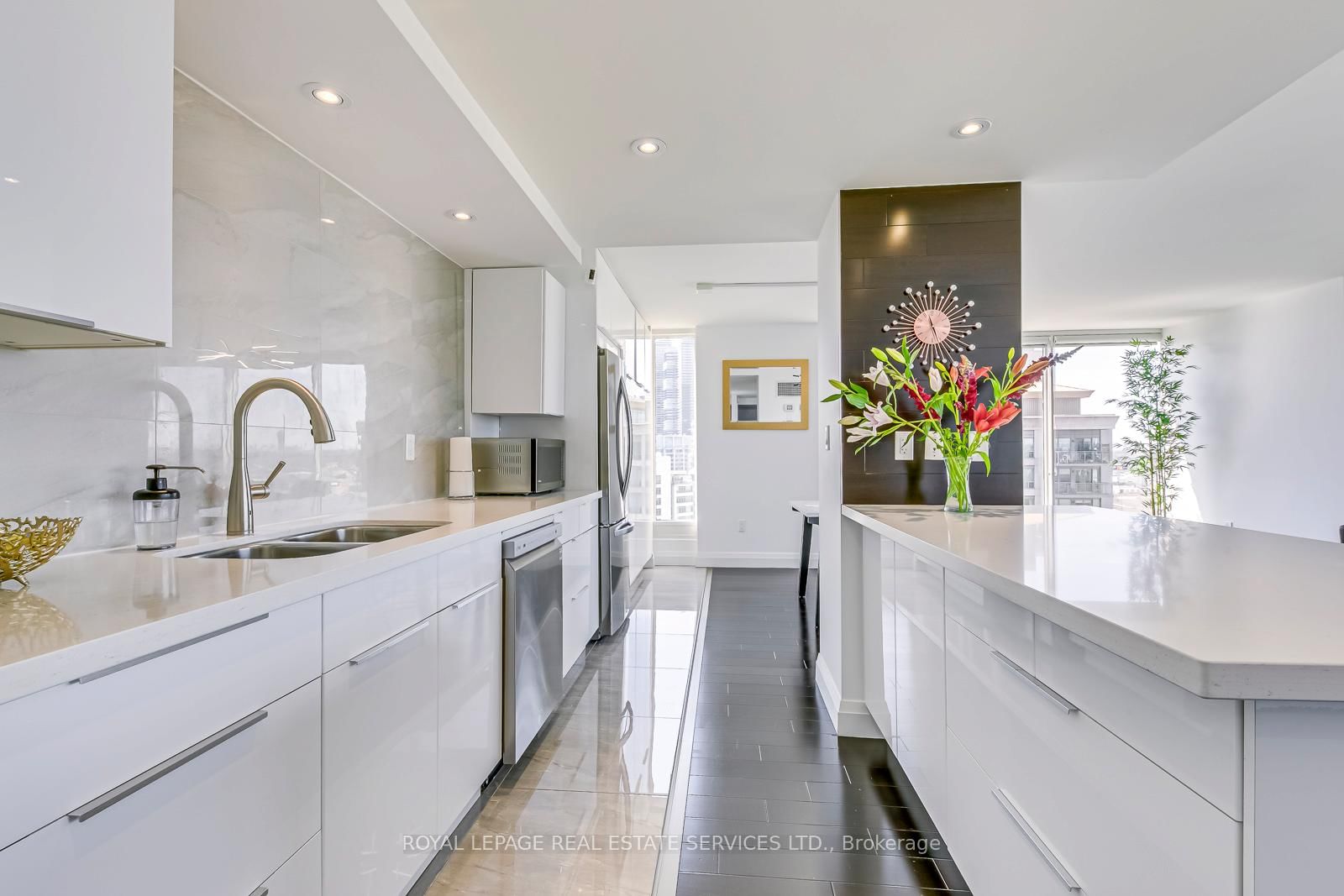 2045 Lake Shore Boulevard W • #1607 • Toronto, ON photo 8