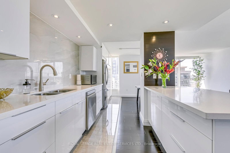 2045 Lake Shore Toronto,ON M8V 2Z6 — Photo 8