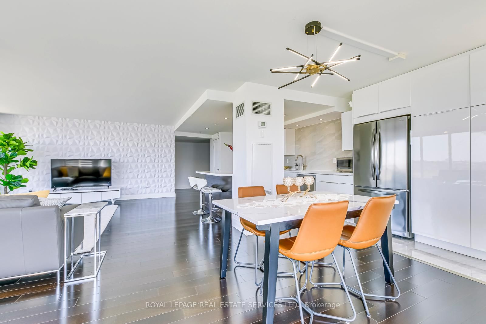 2045 Lake Shore Boulevard W • #1607 • Toronto, ON photo 9