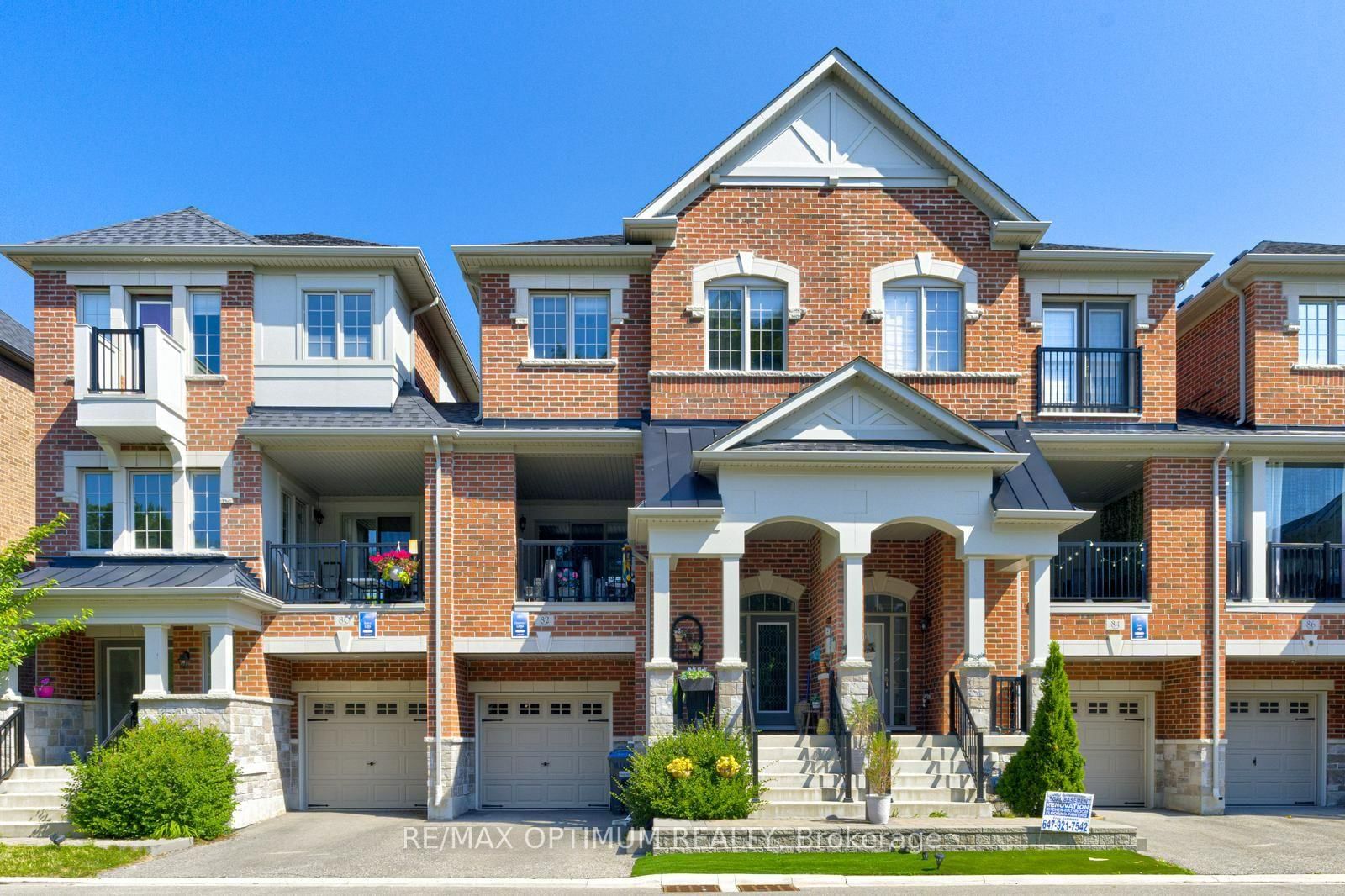 82 Oakmore Lane • Brampton, ON photo 1