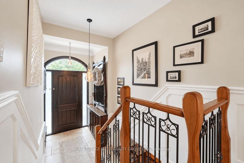 1422 Rebecca Street • Oakville, ON photo 13