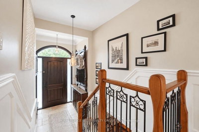 1422 Rebecca Oakville,ON L6L 1Z5 — Photo 13