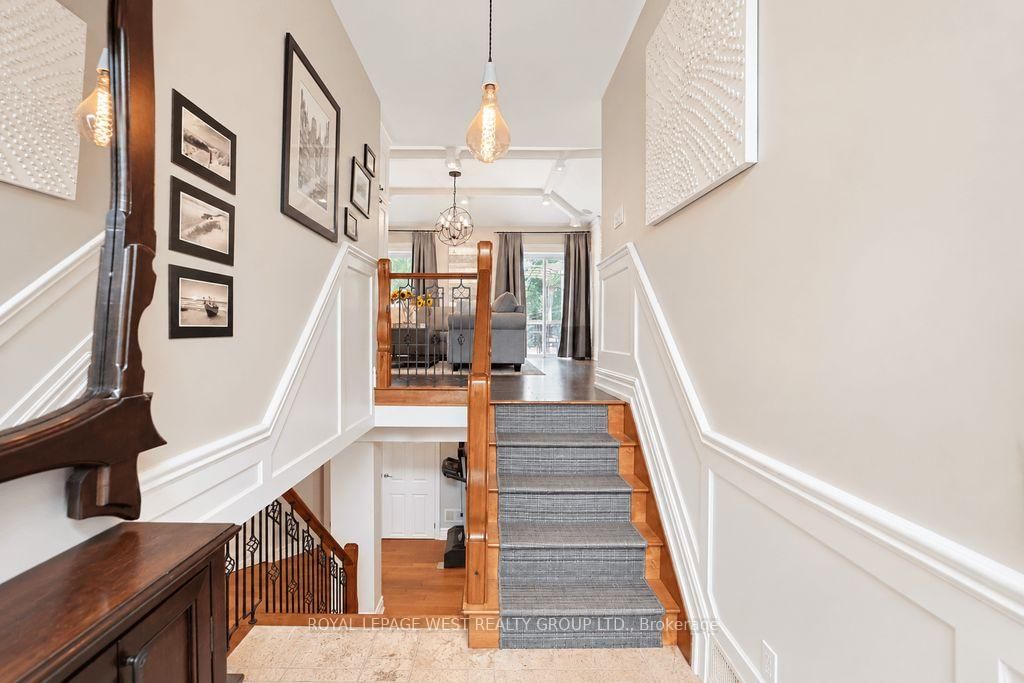 1422 Rebecca Street • Oakville, ON photo 14