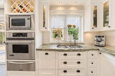 1422 Rebecca Oakville,ON L6L 1Z5 — Photo 16