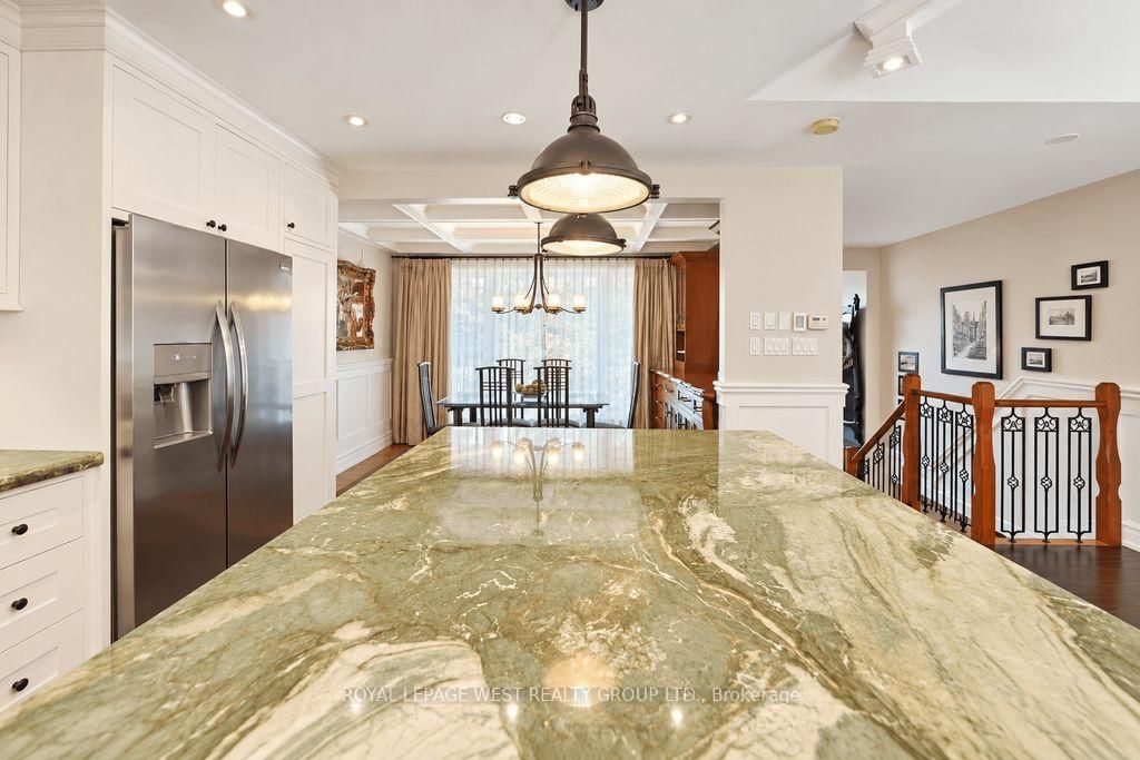 1422 Rebecca Street • Oakville, ON photo 17