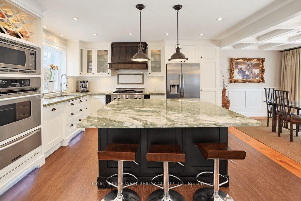 1422 Rebecca Street • Oakville, ON photo 19