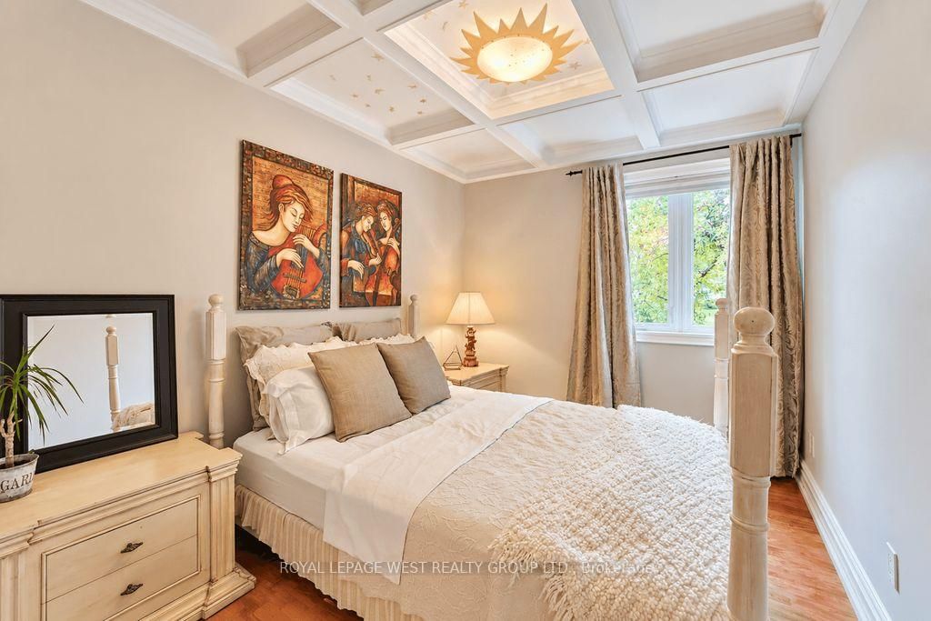 1422 Rebecca Street • Oakville, ON photo 25
