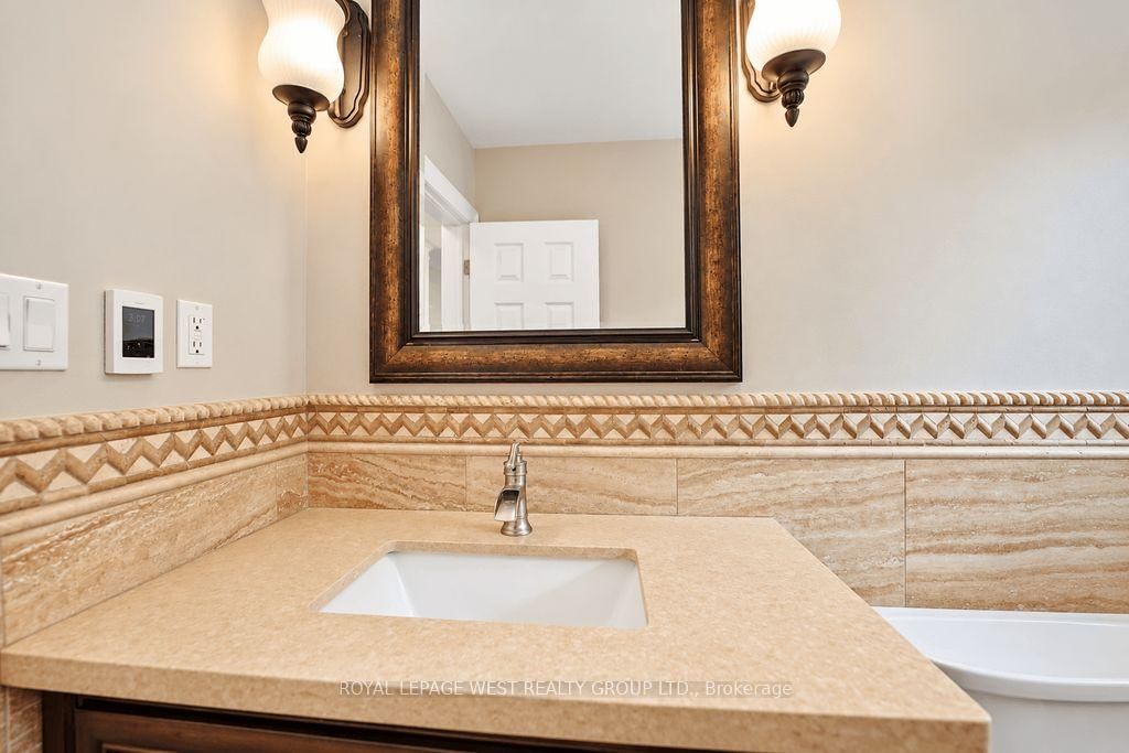 1422 Rebecca Street • Oakville, ON photo 27