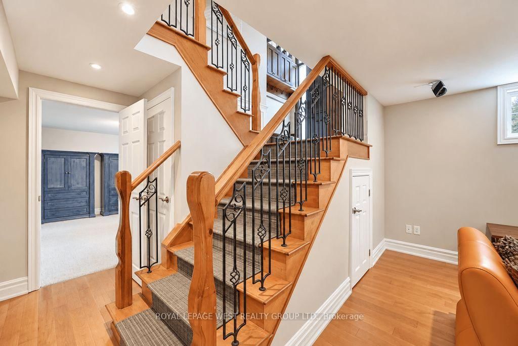 1422 Rebecca Street • Oakville, ON photo 30