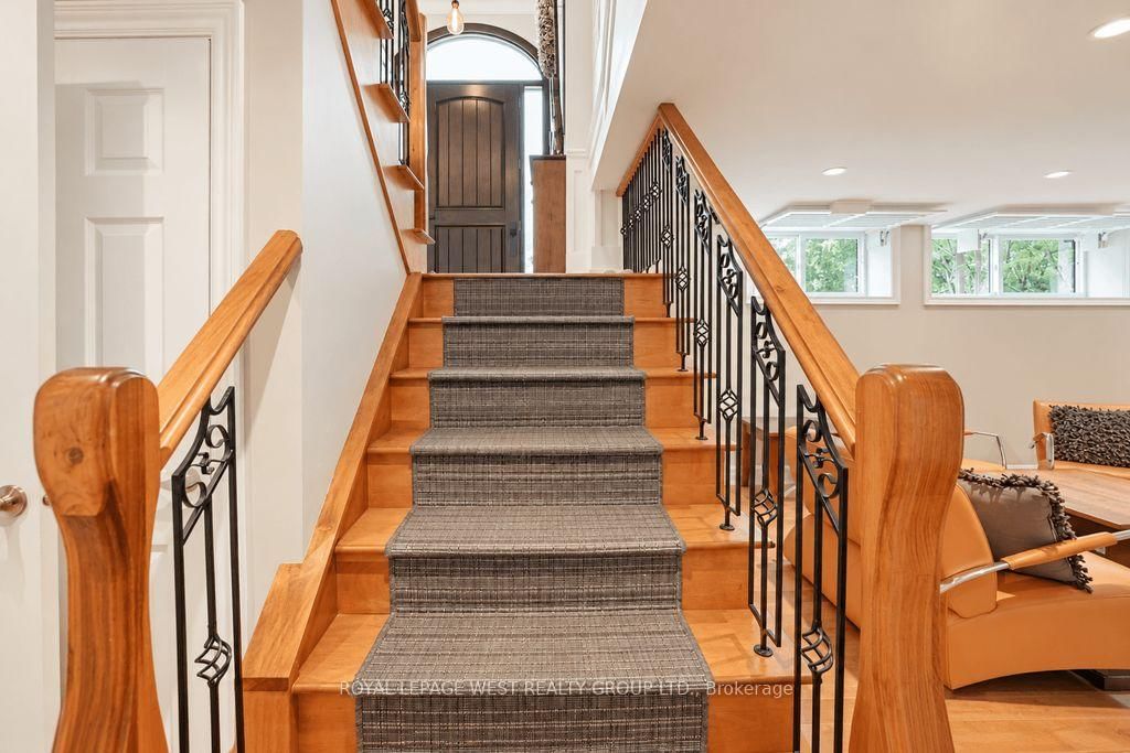 1422 Rebecca Street • Oakville, ON photo 31