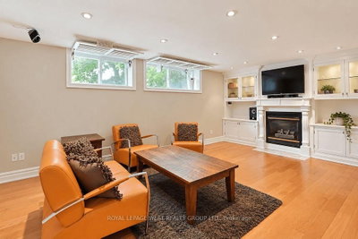 1422 Rebecca Street • Oakville, ON photo 9
