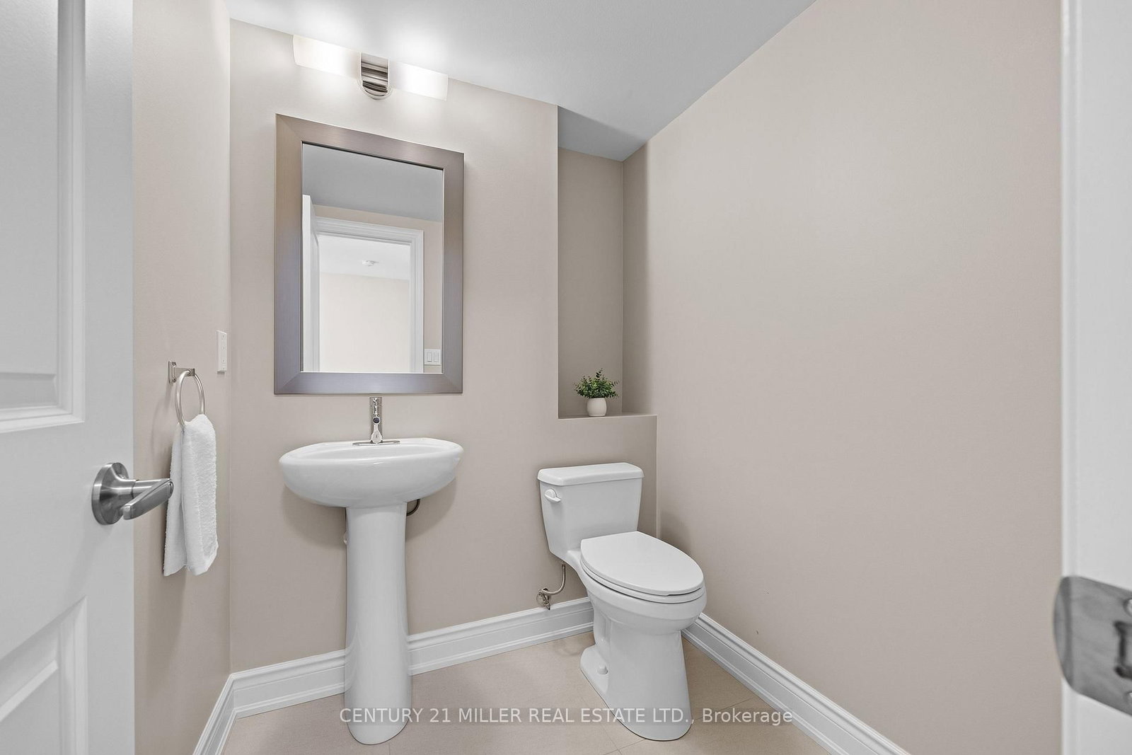 2193 Lillykin Street • Oakville, ON photo 6