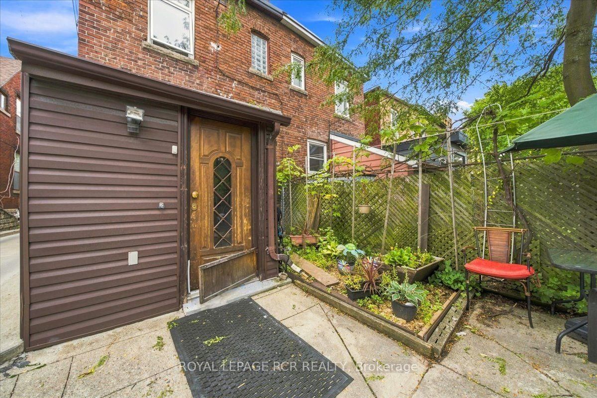 966 Shaw Street • Toronto, ON photo 15