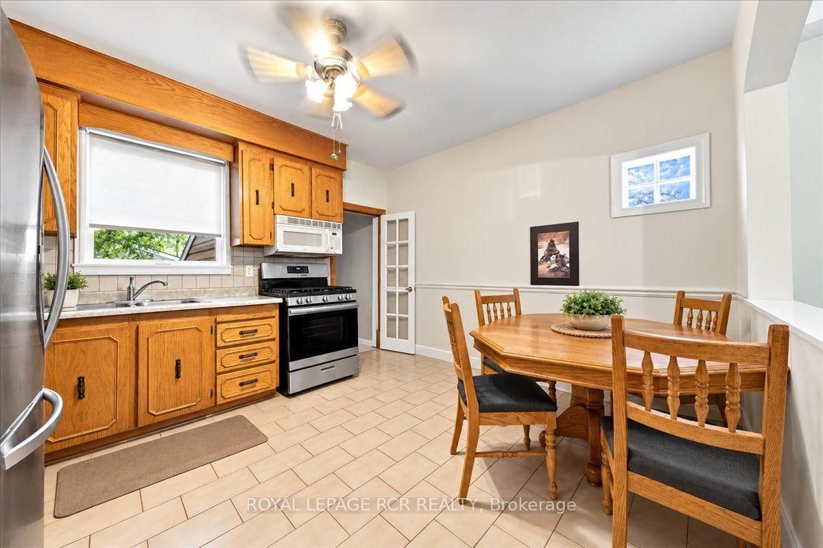 966 Shaw Street • Toronto, ON photo 17