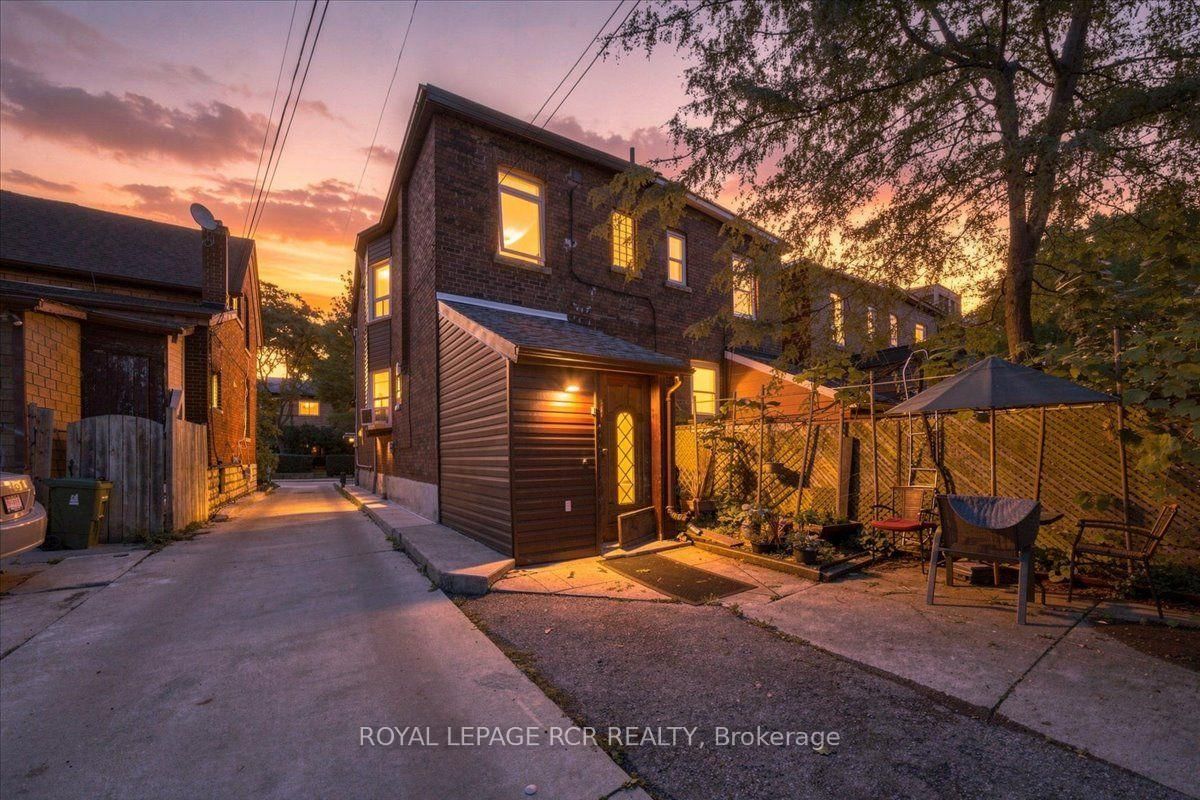 966 Shaw Street • Toronto, ON photo 27