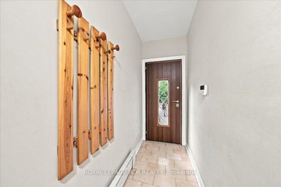 966 Shaw Street • Toronto, ON photo 3