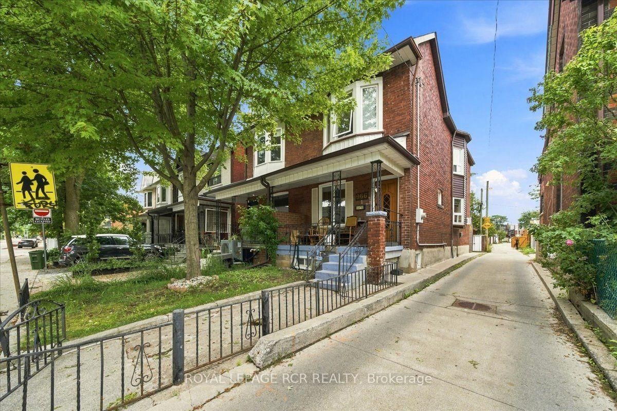 966 Shaw Street • Toronto, ON photo 31