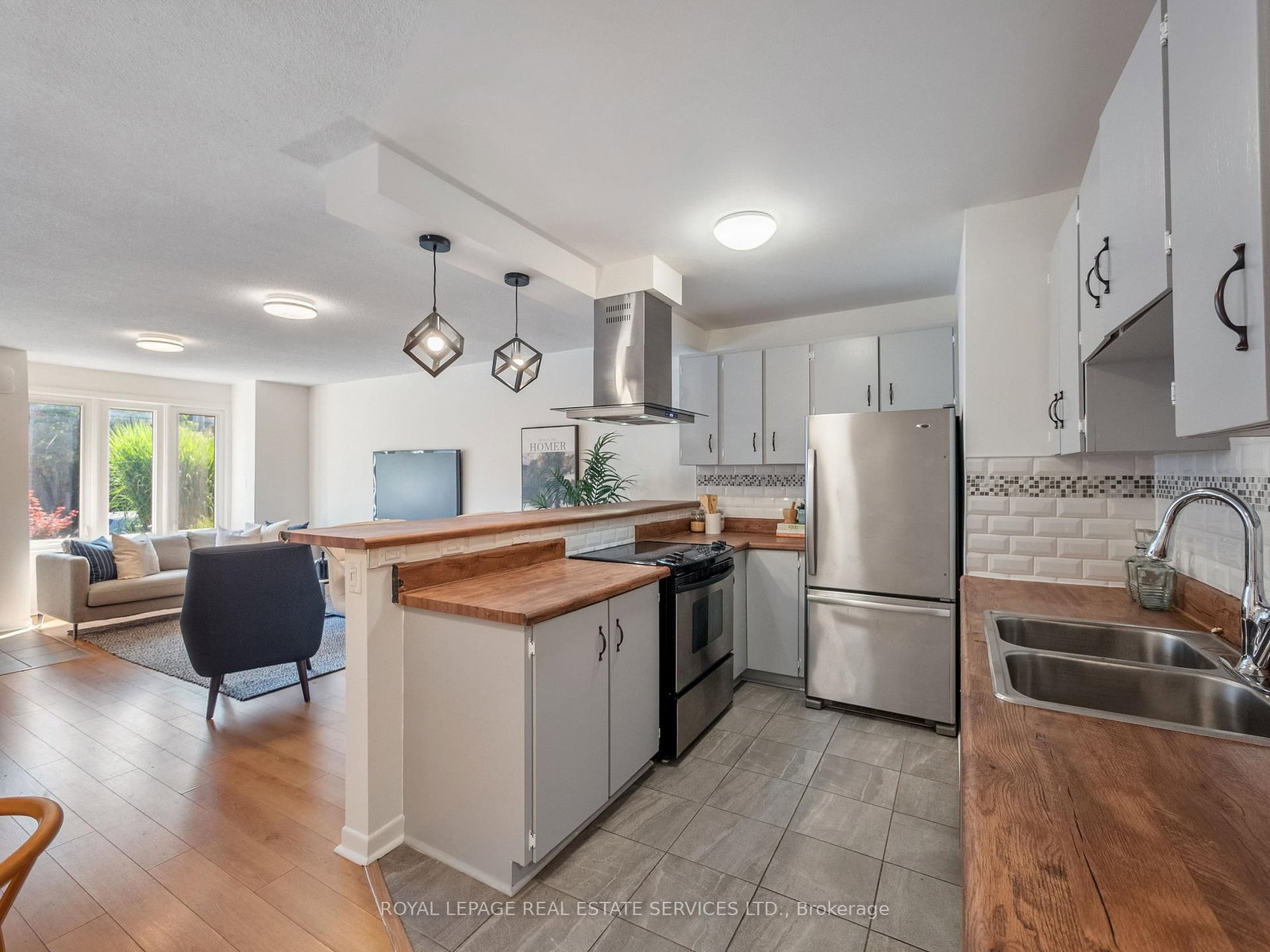346 Indian Road Crescent • Toronto, ON photo 13