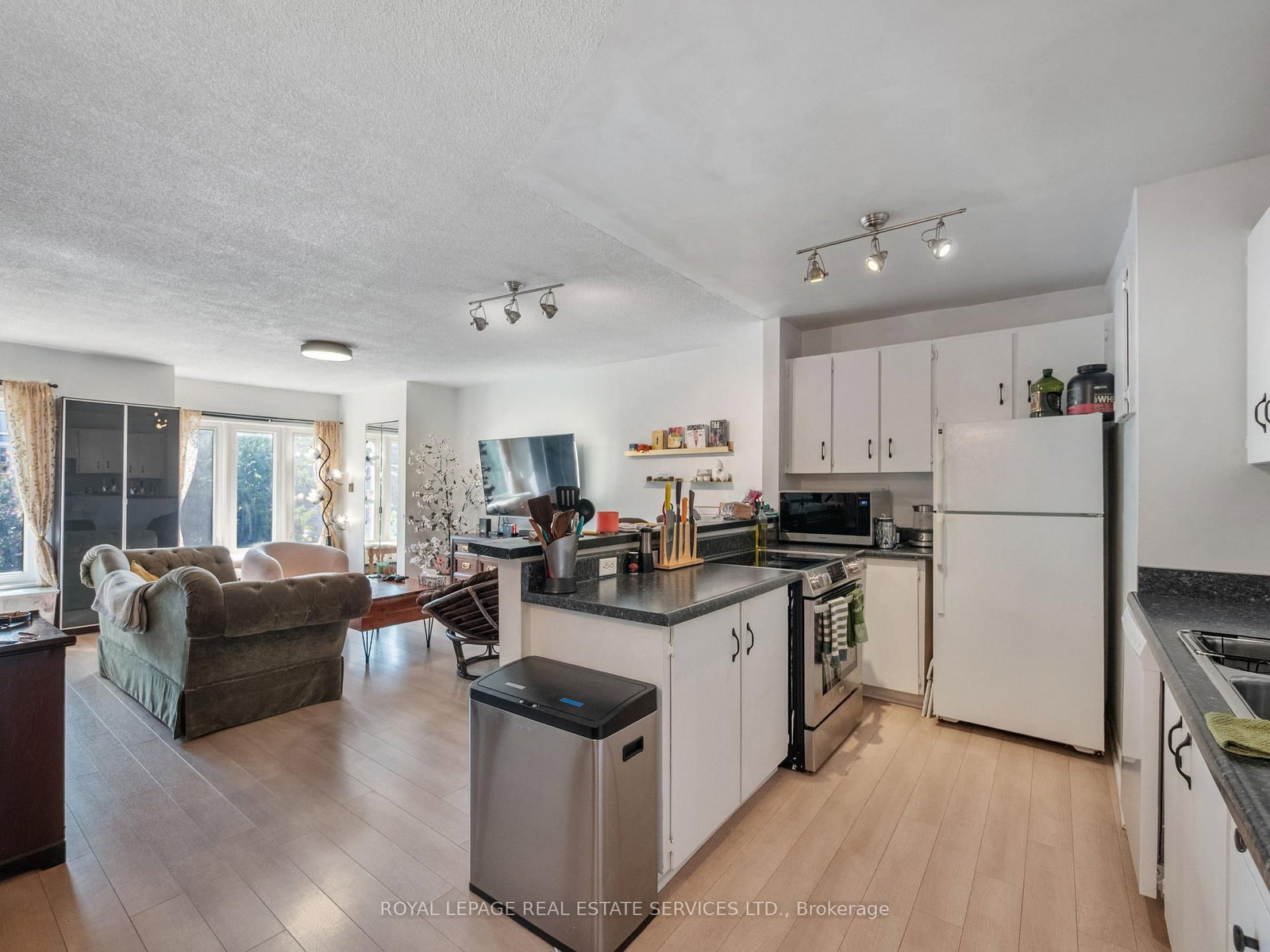 346 Indian Road Crescent • Toronto, ON photo 22