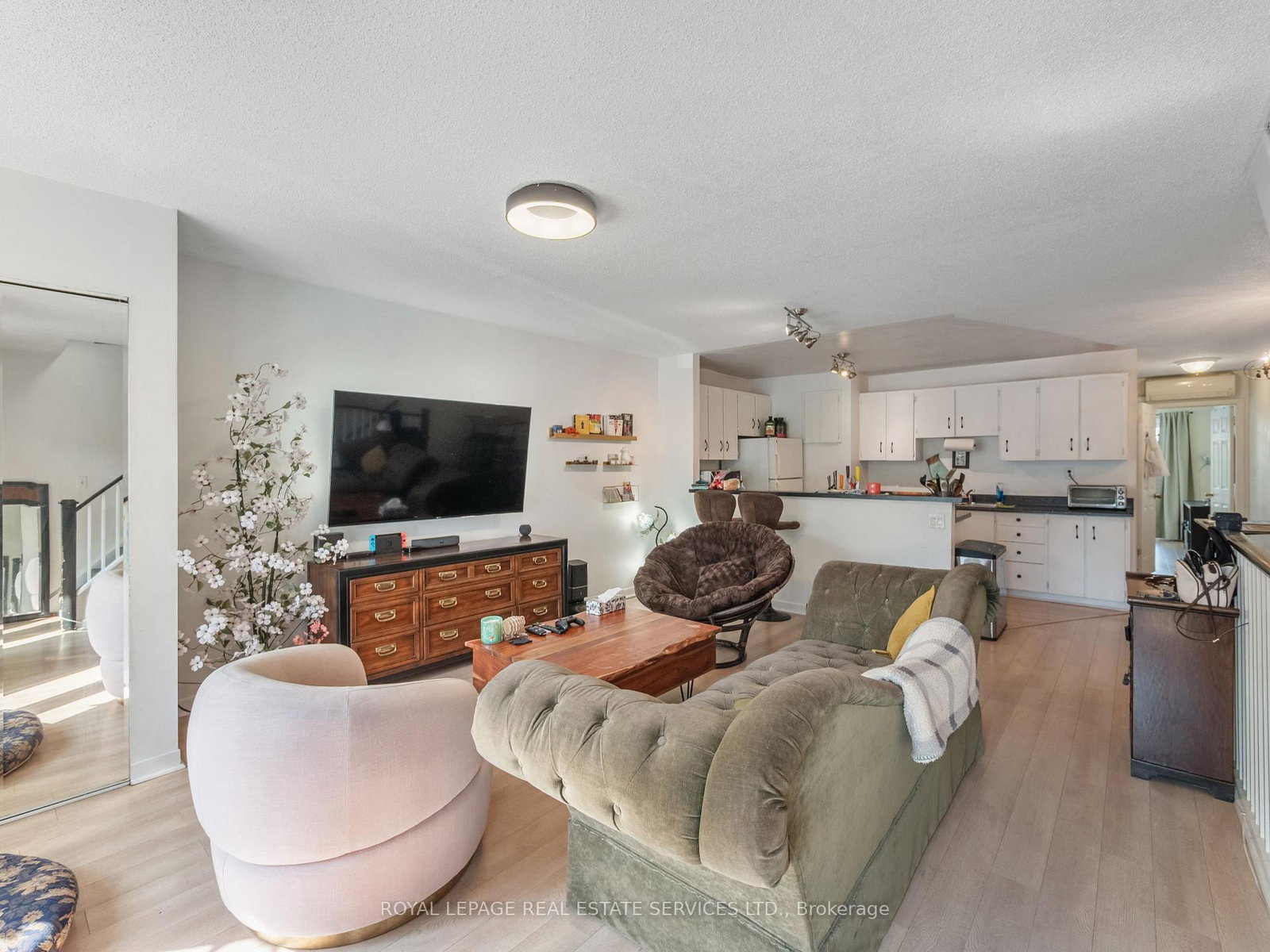 346 Indian Road Crescent • Toronto, ON photo 26