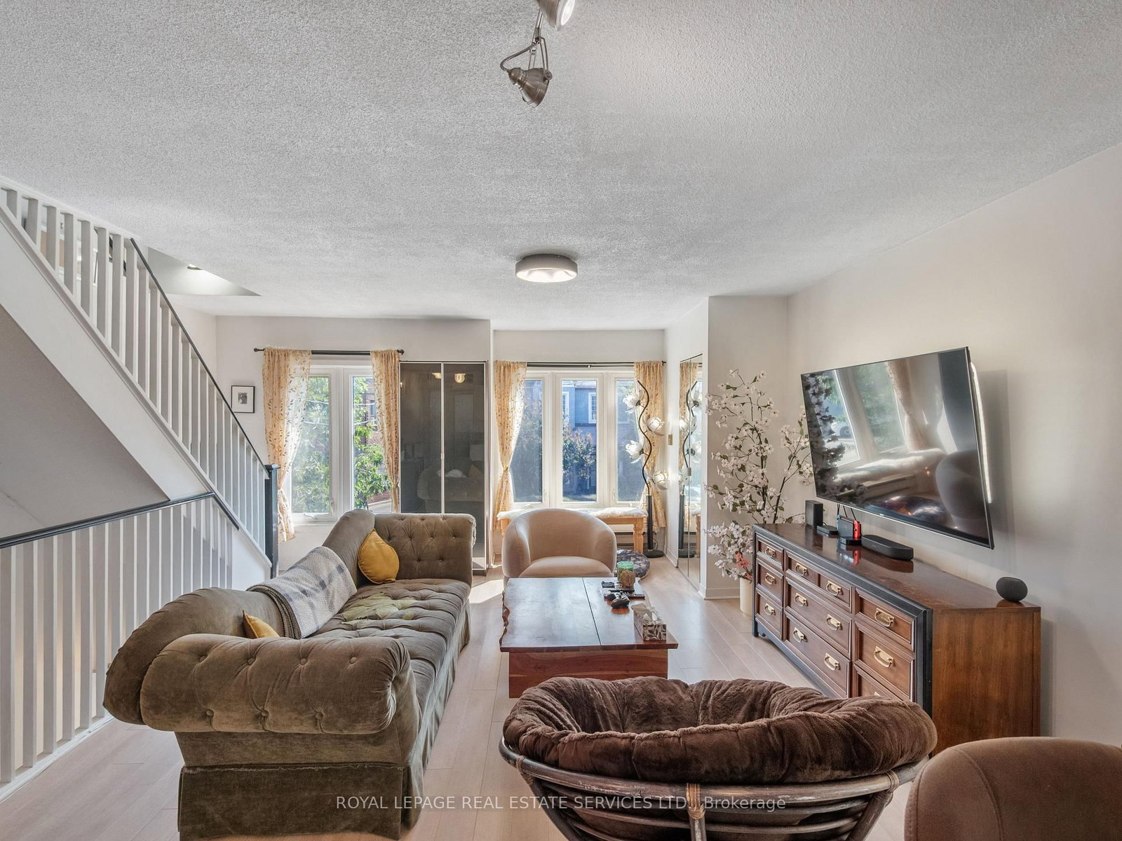 346 Indian Road Crescent • Toronto, ON photo 27