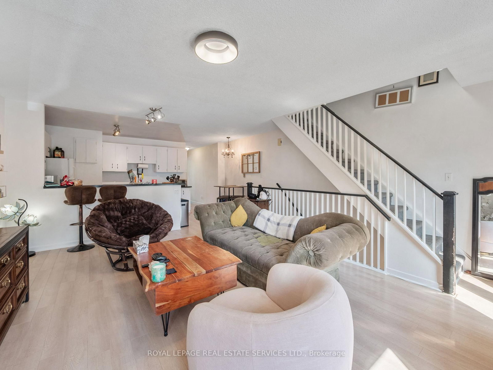 346 Indian Road Crescent • Toronto, ON photo 28