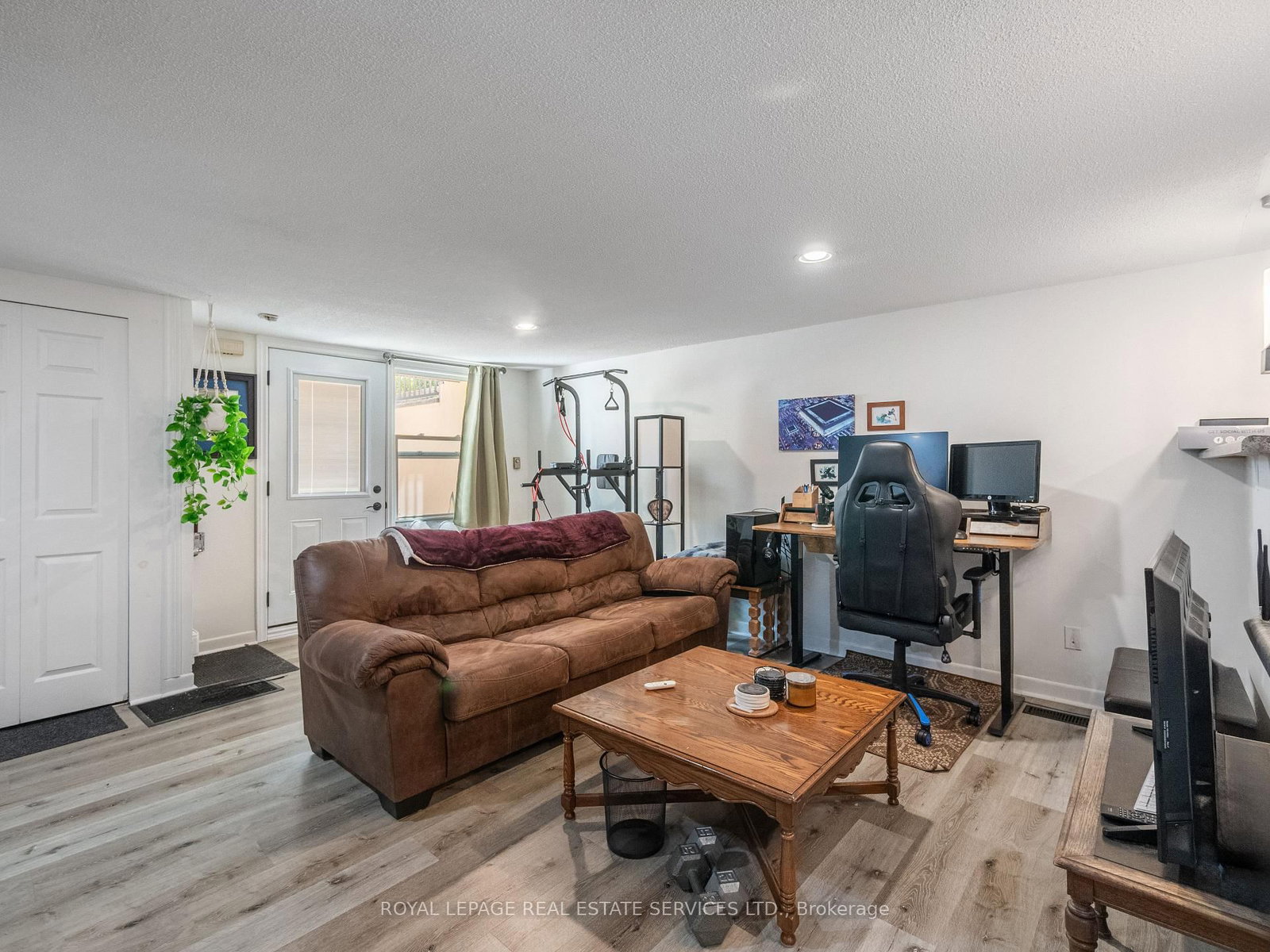 346 Indian Road Crescent • Toronto, ON photo 41