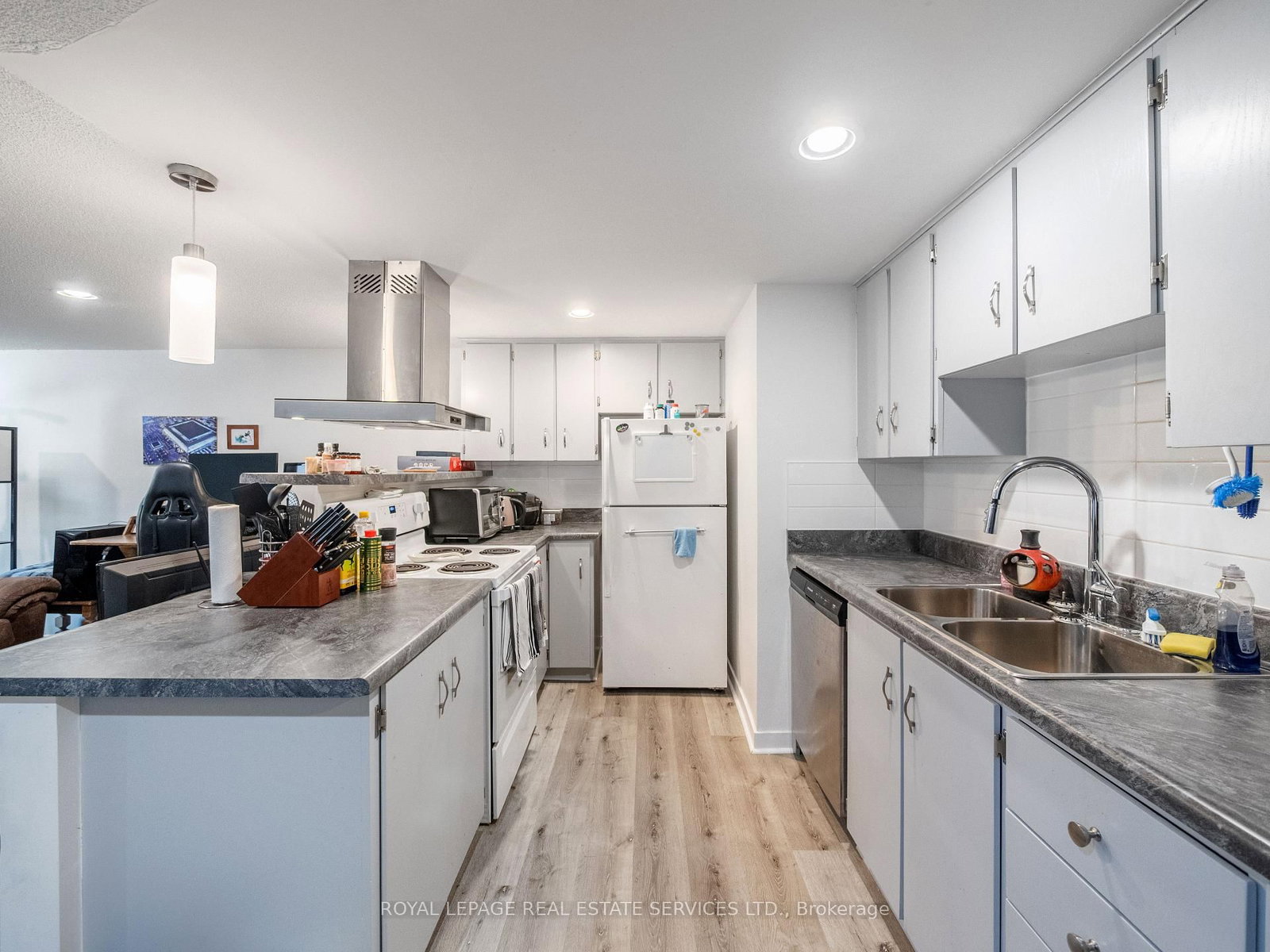 346 Indian Road Crescent • Toronto, ON photo 44