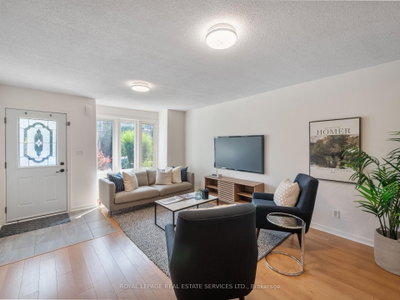 346 Indian Road Crescent • Toronto, ON photo 6