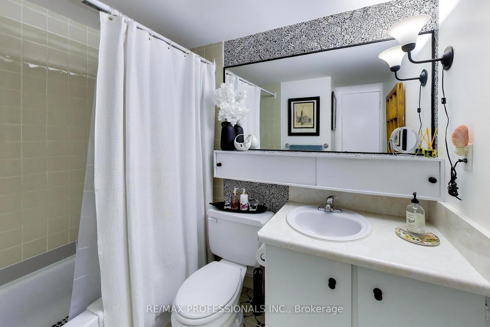 260 Scarlett Road • #207 • Toronto, ON photo 24