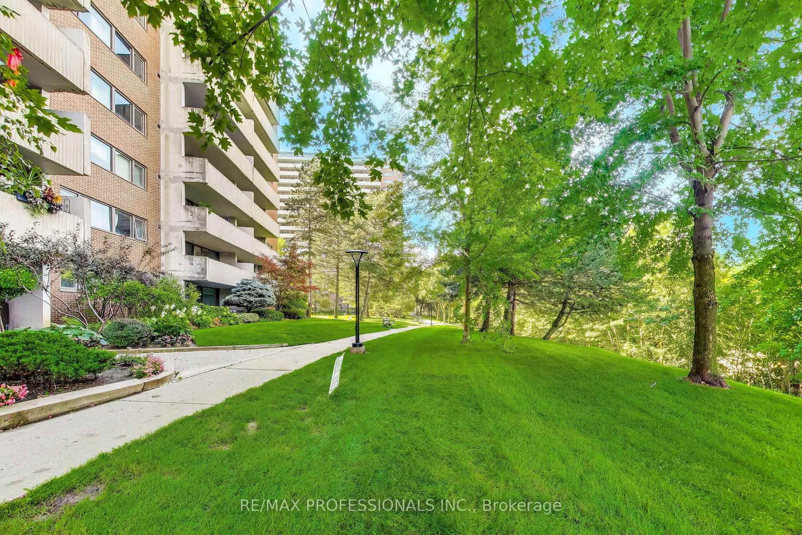 260 Scarlett Road • #207 • Toronto, ON photo 35