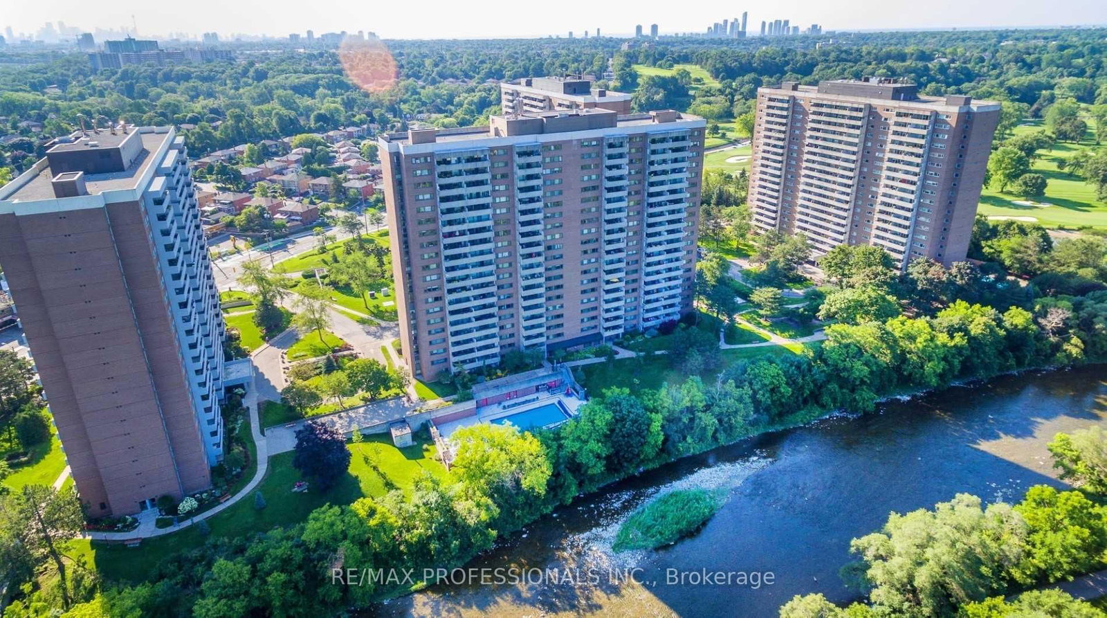260 Scarlett Road • #207 • Toronto, ON photo 37