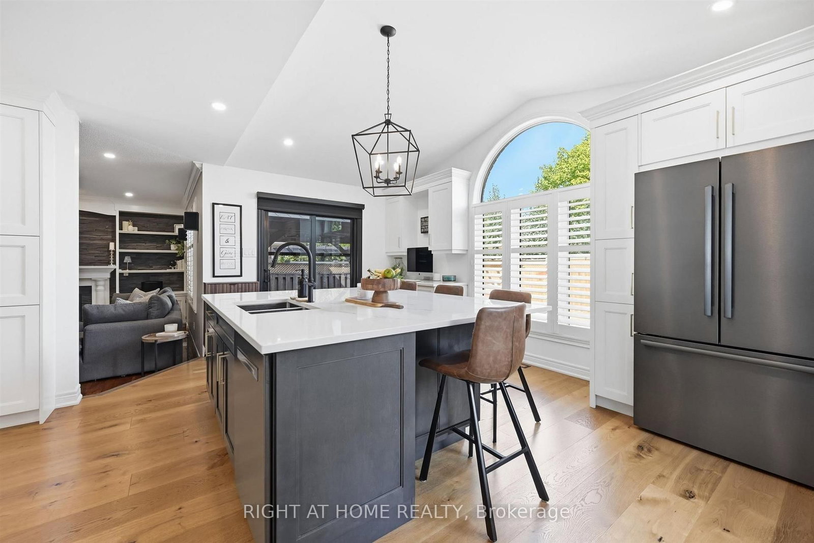 509 Larkspur Lane • Burlington, ON photo 6