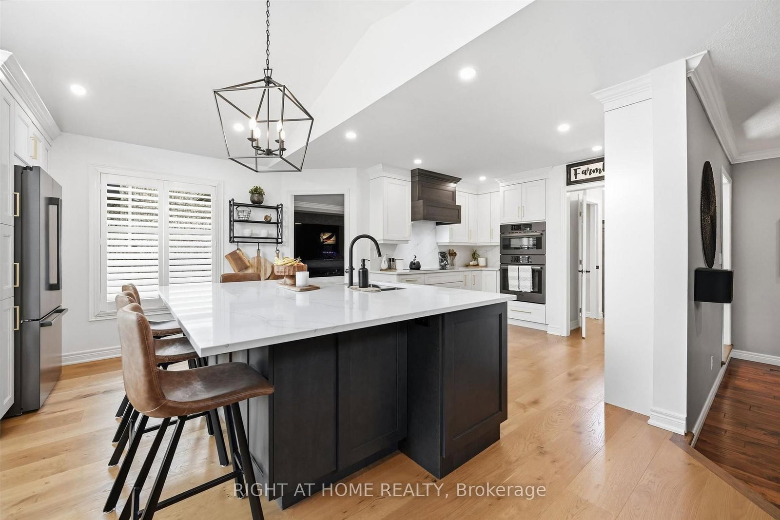 509 Larkspur Lane • Burlington, ON photo 9