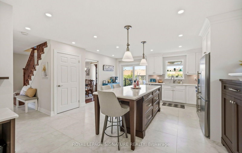 1892 Beechknoll Mississauga,ON L4W 2G3 — Photo 14