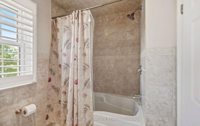 1892 Beechknoll Mississauga,ON L4W 2G3 — Photo 25