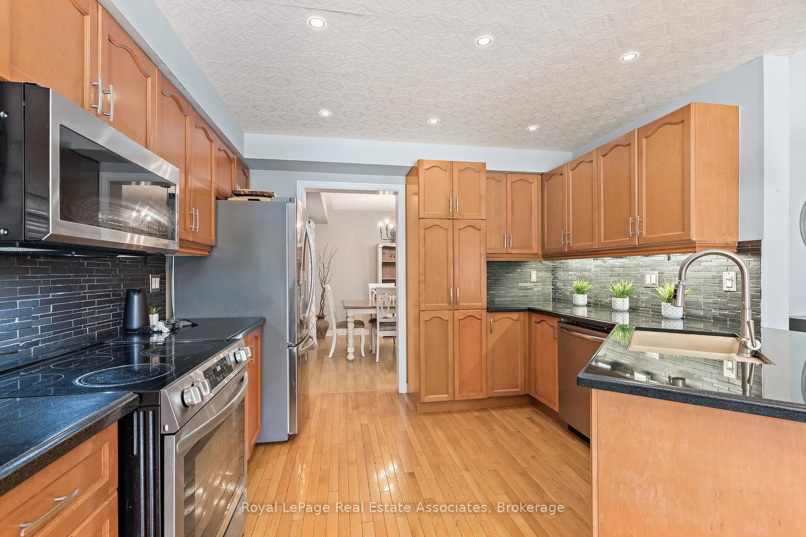 1069 Knotty Pine Mississauga,ON L5W 1J6 — Photo 12