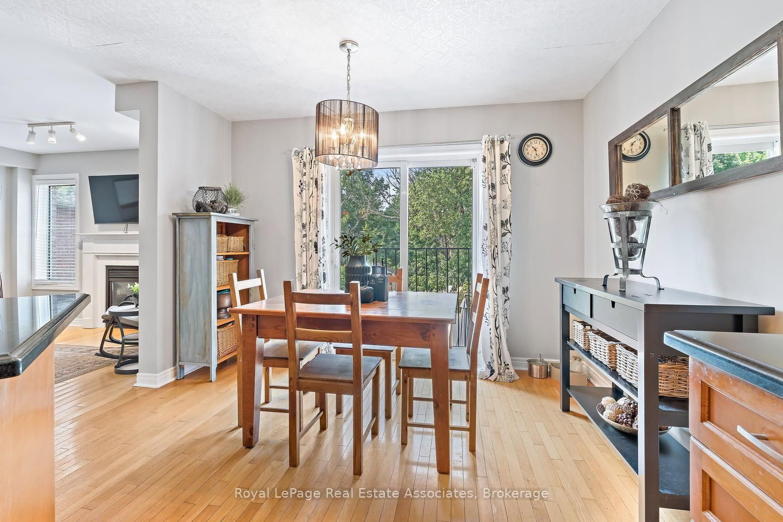 1069 Knotty Pine Mississauga,ON L5W 1J6 — Photo 14