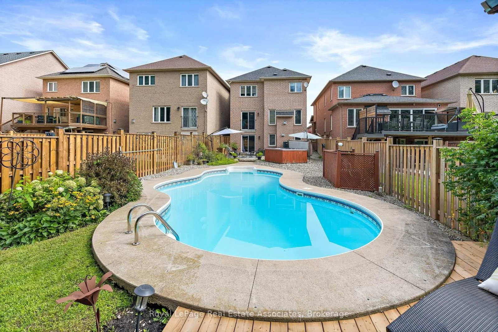 1069 Knotty Pine Mississauga,ON L5W 1J6 — Photo 47