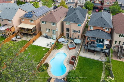 1069 Knotty Pine Mississauga,ON L5W 1J6 — Photo 48