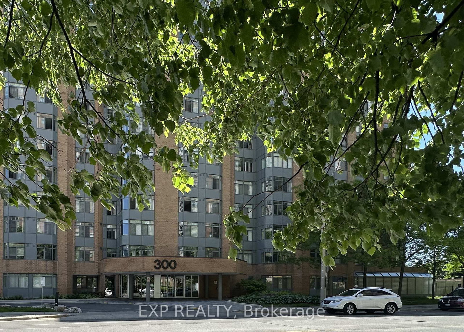 300 Webb Mississauga,ON L5B 3W3 — Photo 3