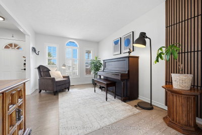 19 Rachlin Drive • Halton Hills, ON photo 8