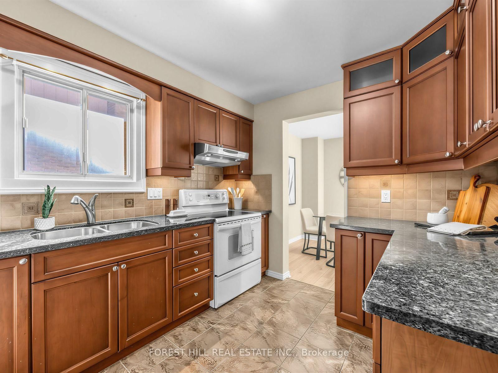 6 Elmvale Avenue • Brampton, ON photo 6