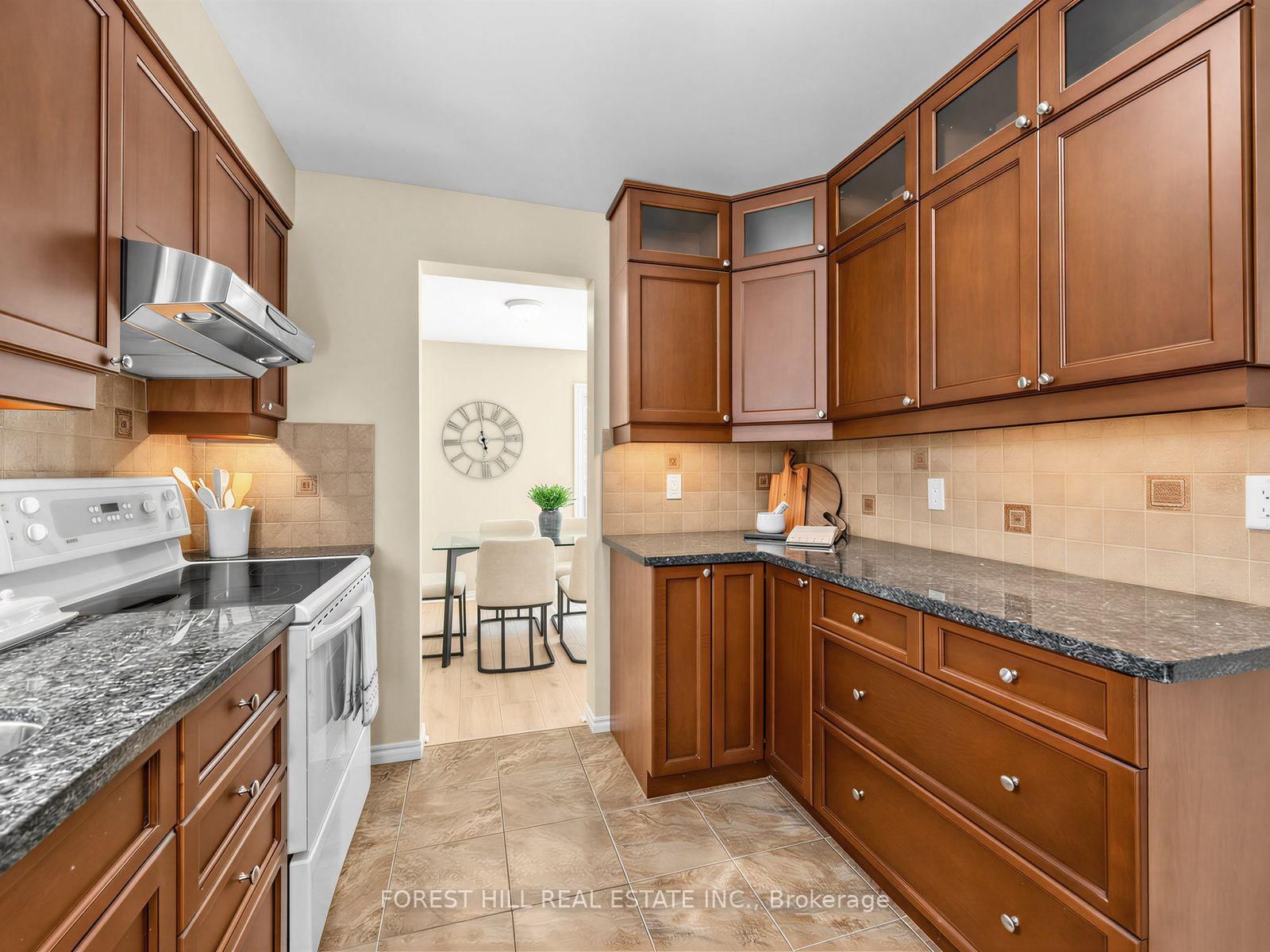 6 Elmvale Avenue • Brampton, ON photo 7
