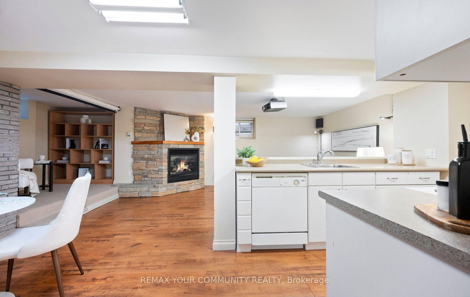 62 Indian Grove • Toronto, ON photo 33